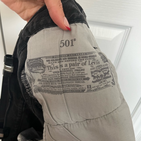 Levi’s 501 Original Fit High Rise Shorts - Picture 4 of 4